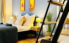 AyCatcherHomes - Top Lage I 4 Personen I Zentral I Altstadt Marburg I Nähe Fluss Lahn I Boutique Apartment PERA